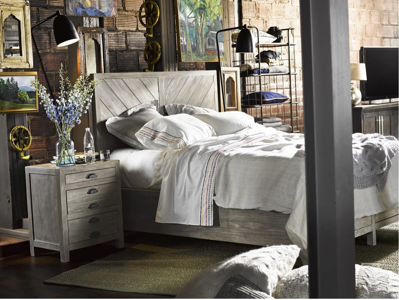Gilmore Bedside Table
