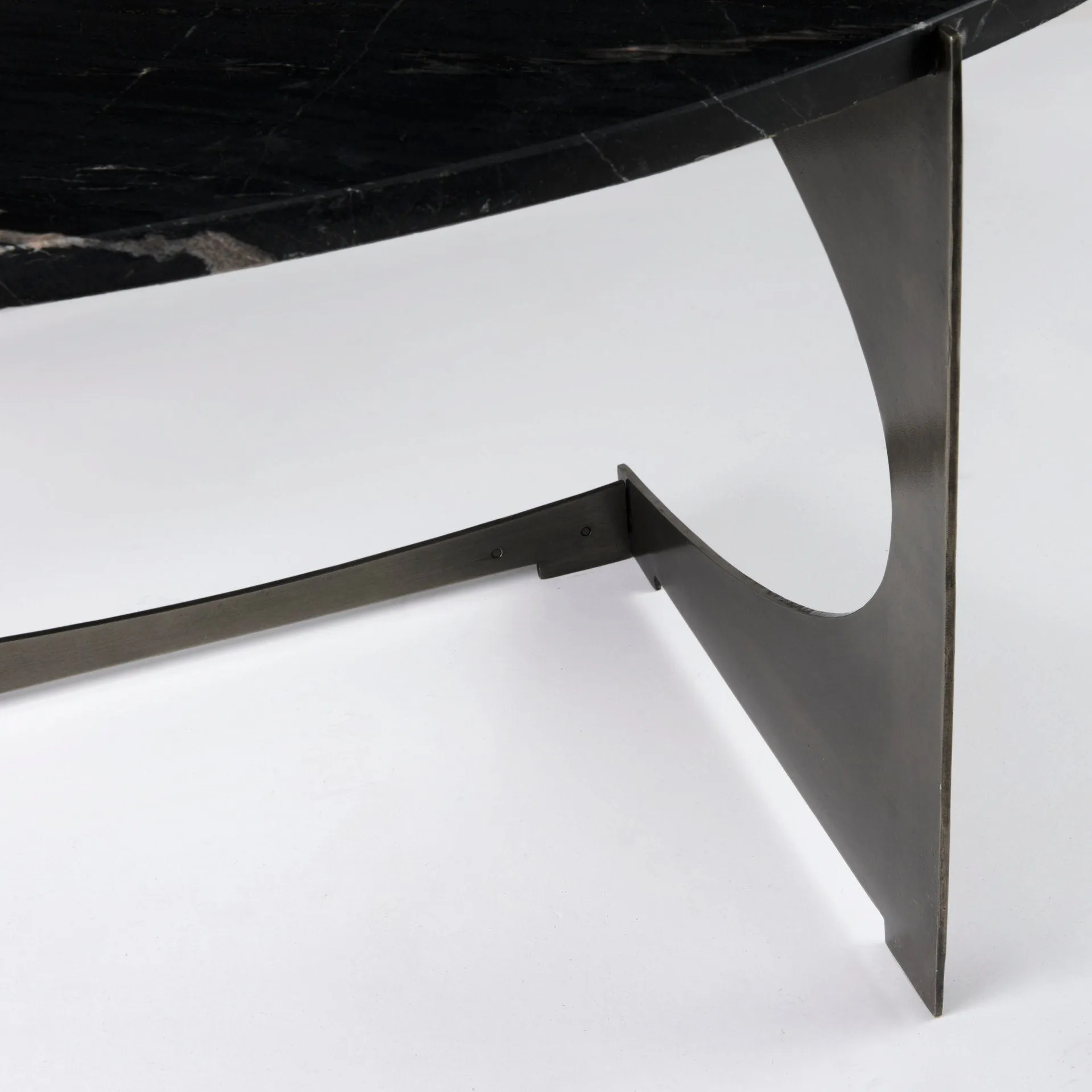 Reinhold Round Coffee Table | Black