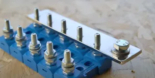 VICTRON BUSBAR TO CONNECT 6 CIP100200100